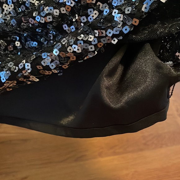 Tahari sequin skirt - Picture 4 of 5